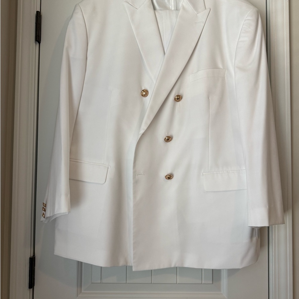 Elegant White Double-Breasted Blazer